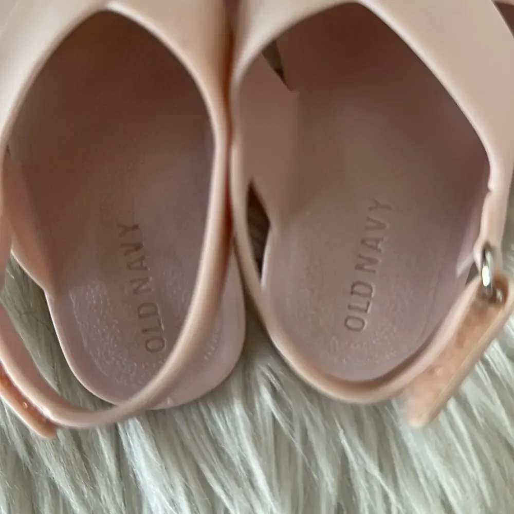 Old Navy | Pink Cross Strap Velcro Buckle Size 5